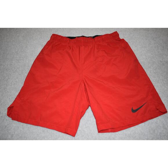 Nike Gym Shorts Workout Mens Size Medium Performance With Pockets Inseam 8" Red - Picture 1 of 5